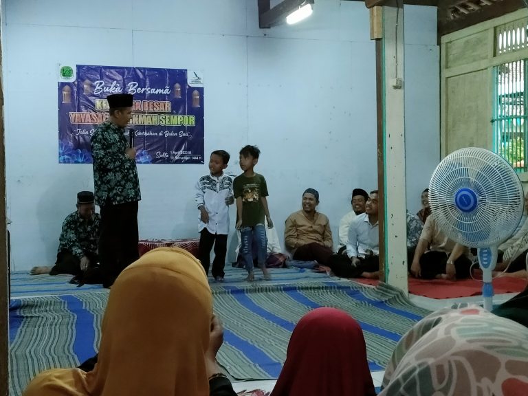Buka Bersama Keluarga Besar Yayasan Al Hikmah Sempor